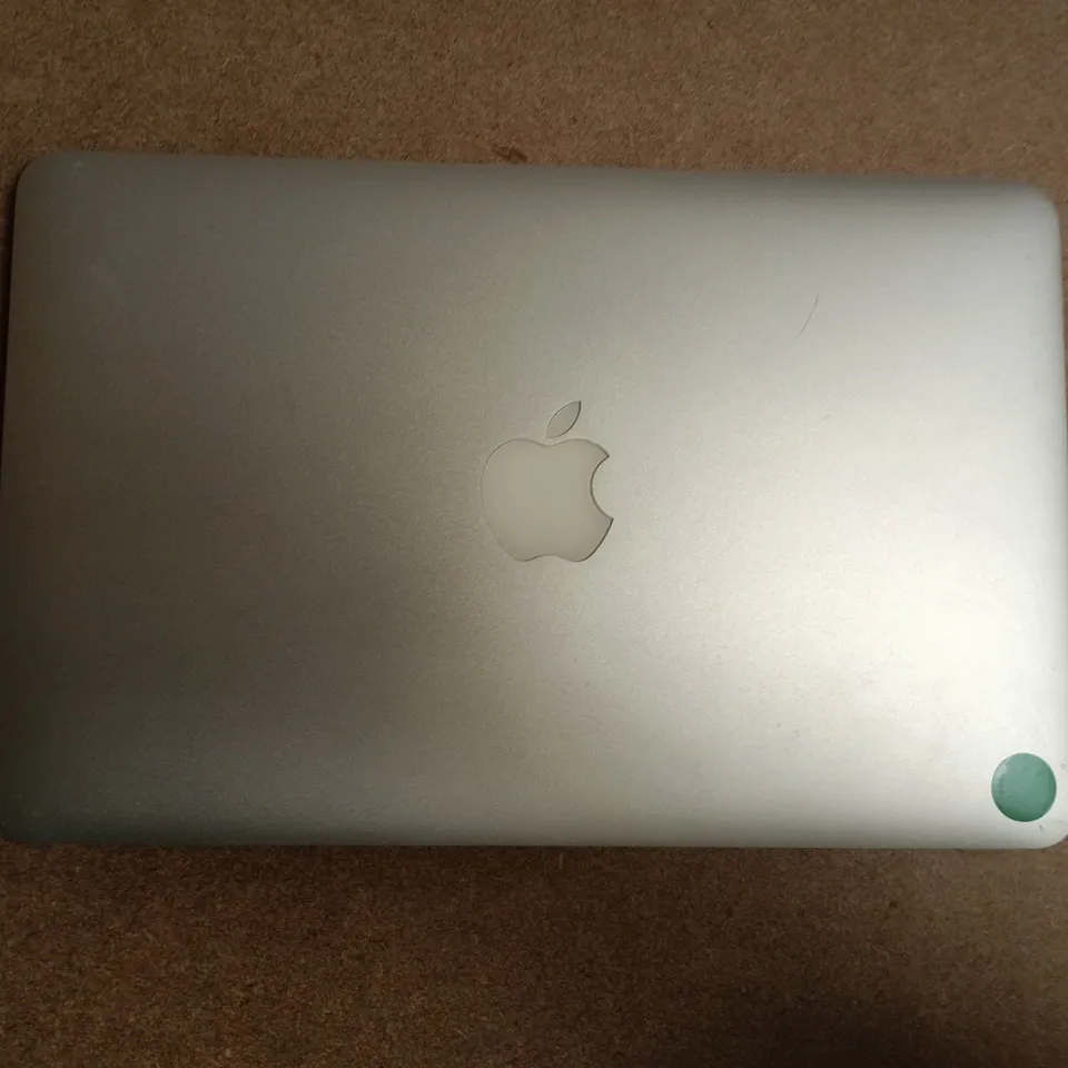 APPLE MACBOOK AIR A1465 LAPTOP