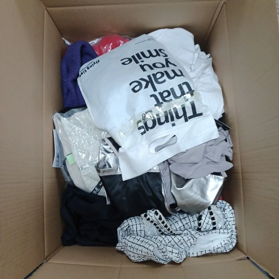 BOX OF ASSORTED CLOTHING ITEMS TO INCLUDE HATS, PYJAMAS, TOPS ETC 