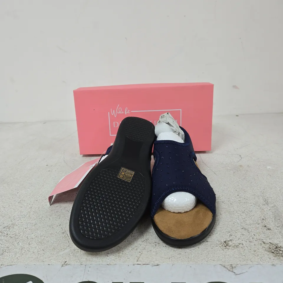 DR LIGHTFOOT WIDE FIT NAVY STUDDED SANDAL SIZE 5