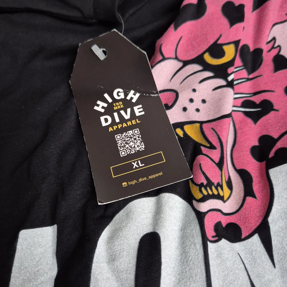 HIGH DIVE APPAREL CROPPED T‑SHIRT – UK XL, BLACK WITH PINK TIGER GRAPHIC