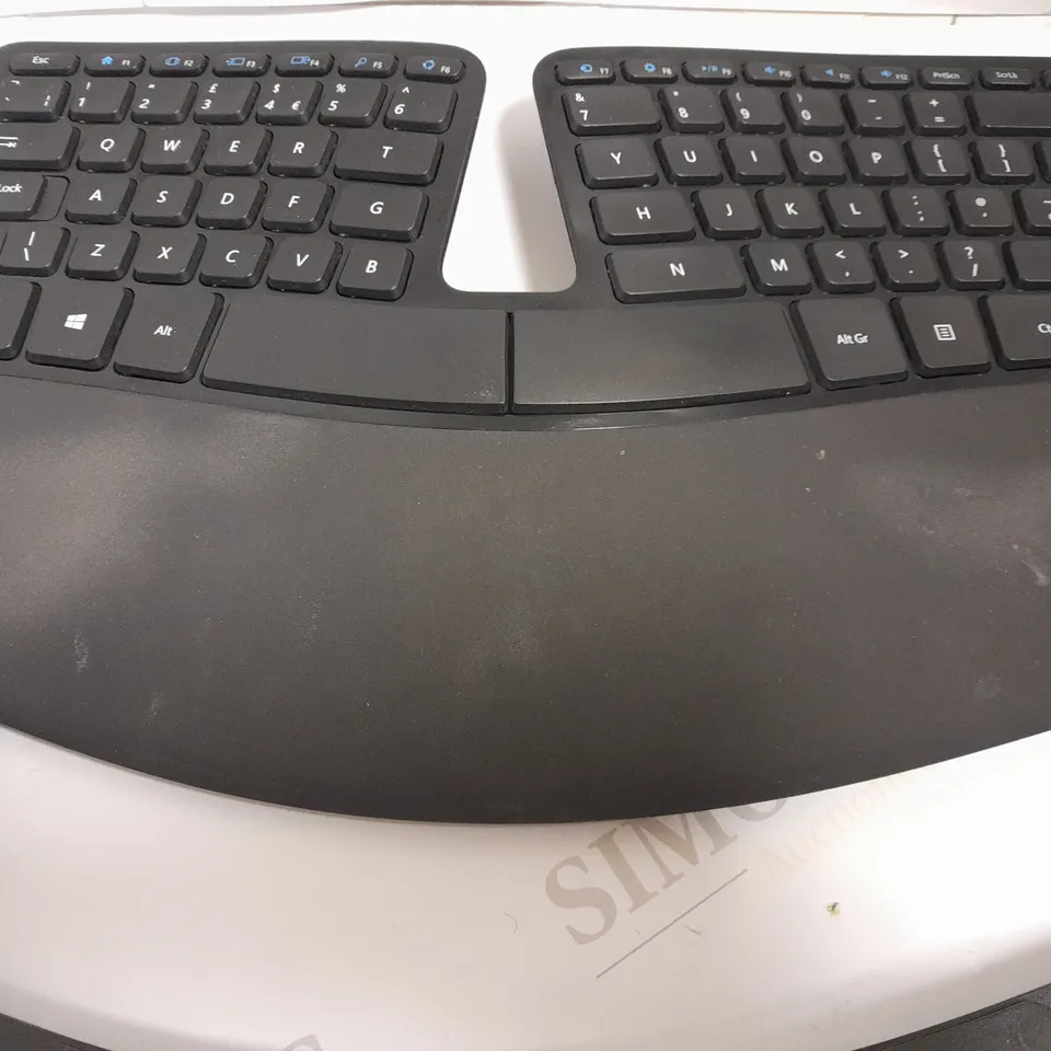 MICROSOFT SCULPT ERGONOMIC DESKTOP KEYBOARD