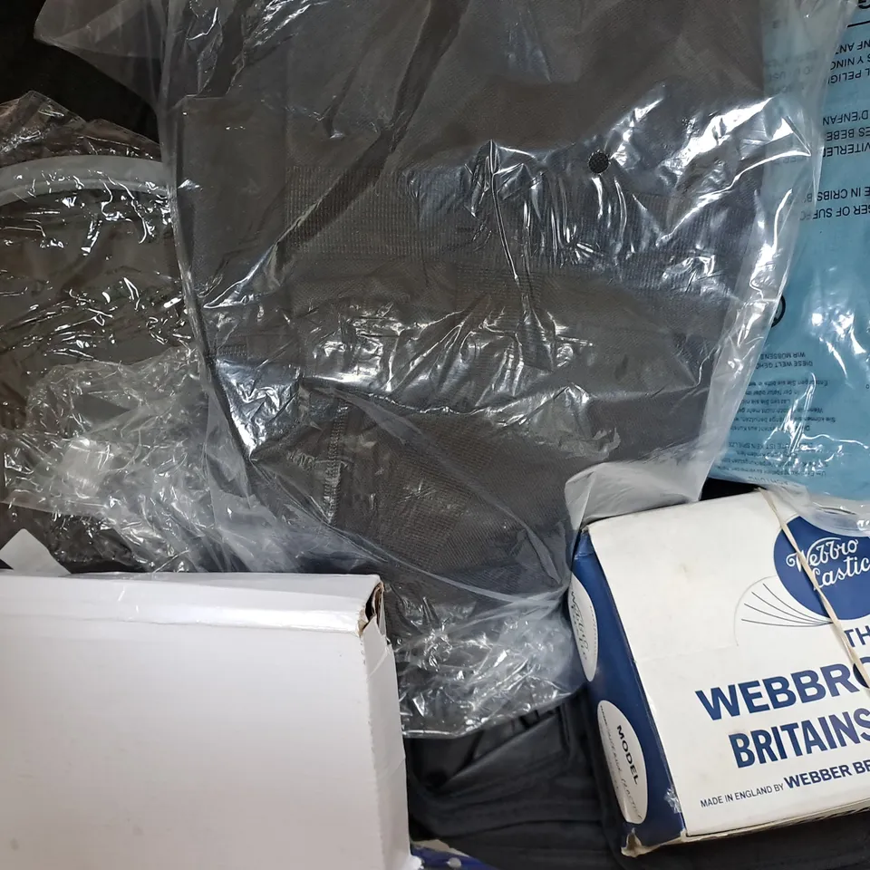 BOX OF APPROXIMATELY 10 ASSORTED HOUSEHOLD ITEMS TO INCLUDE ANDREX, 2026 HOME PLANNER, ETC - COLLECTION ONLY