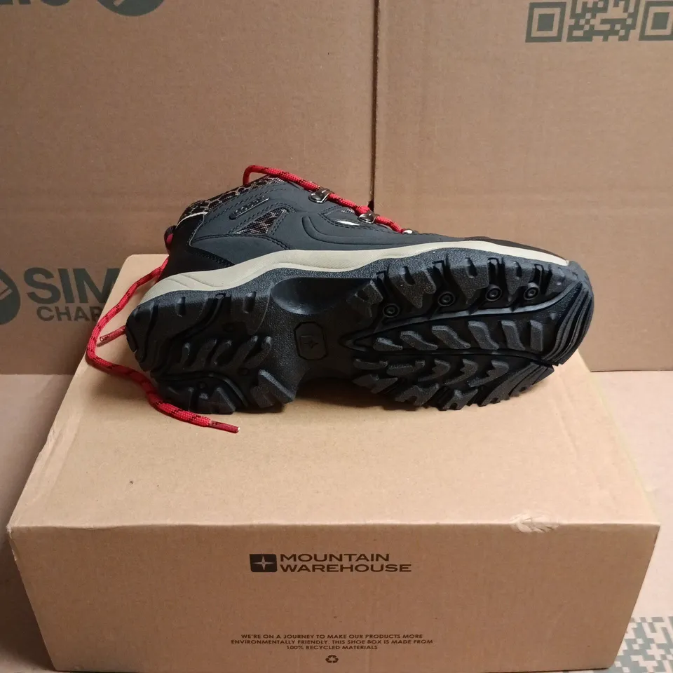 BOXED PAIR OF MOUNTAIN WAREHOUSE ADVENTURER WOMEN'S WATERPROOF HIKING BOOTS - 5