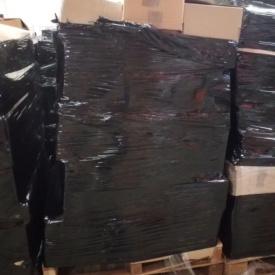 PALLET CONTAINING LARGE QUANTITY OF ASSORTED GREETINGS CARDS