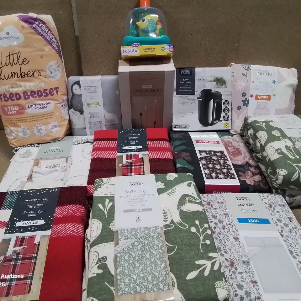 BOX OF VARIOUS HOUSEHOLD ITEMS TO INCLUDE, COTBED SET, VARIOUS DUVET COVER SETS, HAND MIXER, CANDLE STICKS ETC.