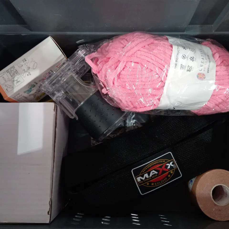 BOX OF APPROXIMATELY 12 ASSORTED ITEMS TO INCLUDE - WICKES FLOORING REPAIR KIT - CONTOUR GAUGE - MY VEGAN BOTTLE ECT