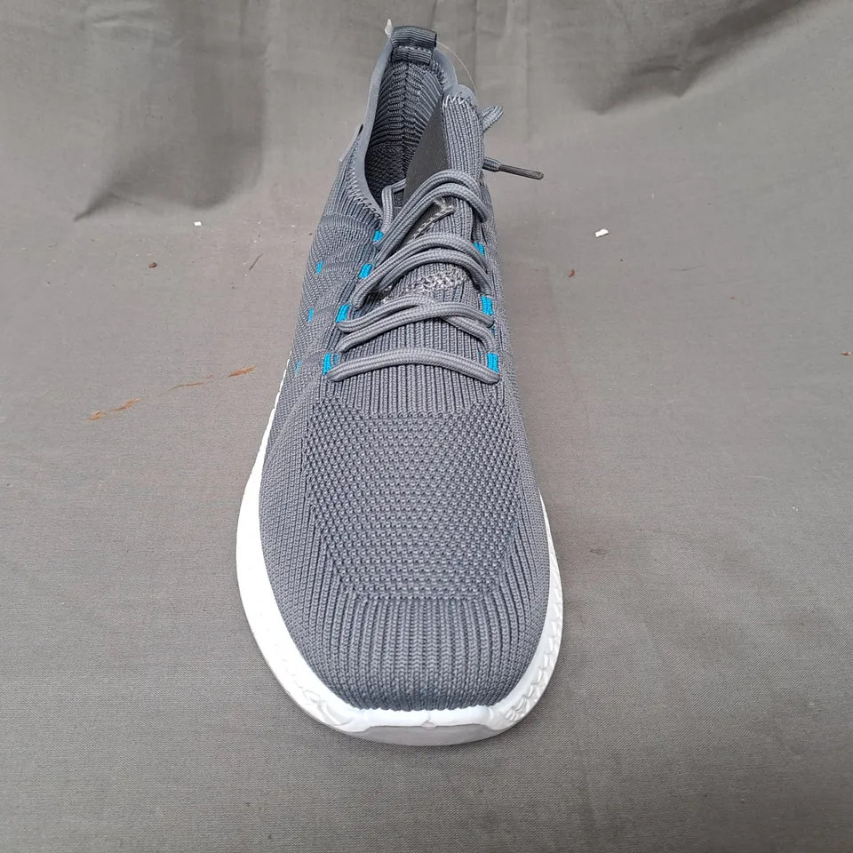BOXED PAIR OF BXT YOGO FOAM CASUALS KNIT SHOES IN GREY SIZE 12