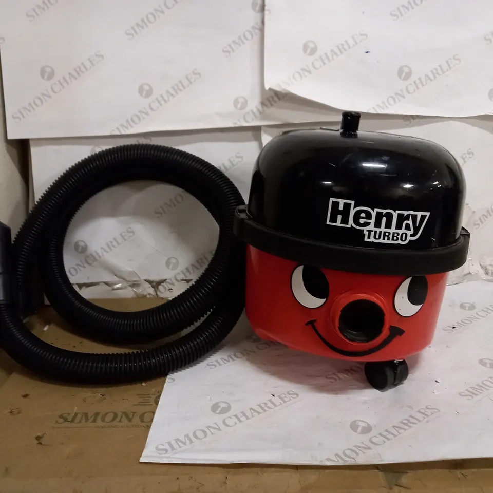 NUMATIC HVT160 HENRY VACUUM CLEANER
