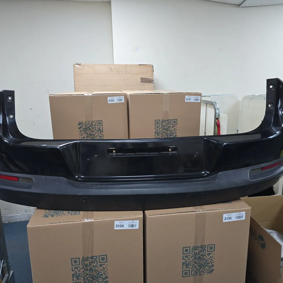 VW TIGUAN REAR CAR BUMPER – BLACK WITH REAR PARKING SENSE 