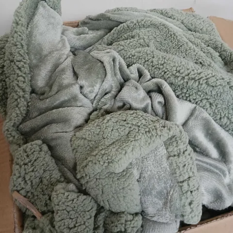 COZEE HOME ULTRASOFT SHERPA 4 PIECE DUVET SET