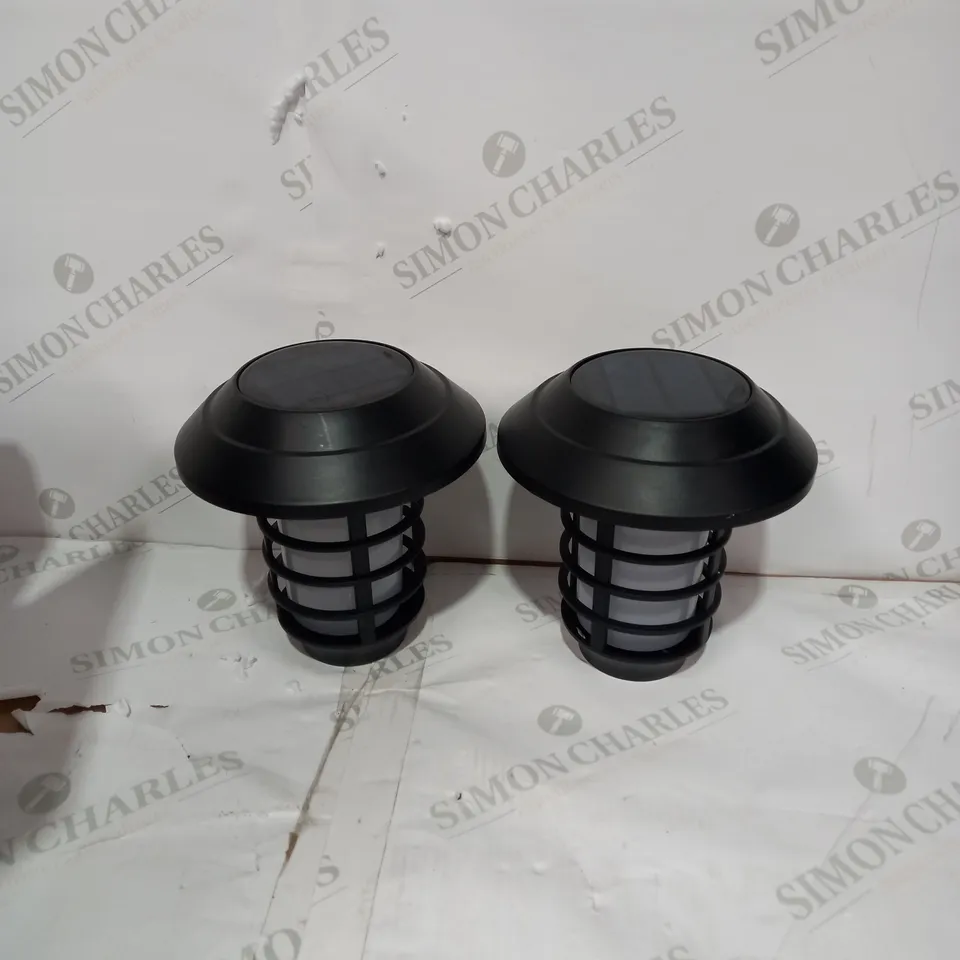 BELL & HOWELL SET OF SOLAR 21 LUMENS DUAL FUNCTION FLAME/ WHITE STAKE LIGHTS