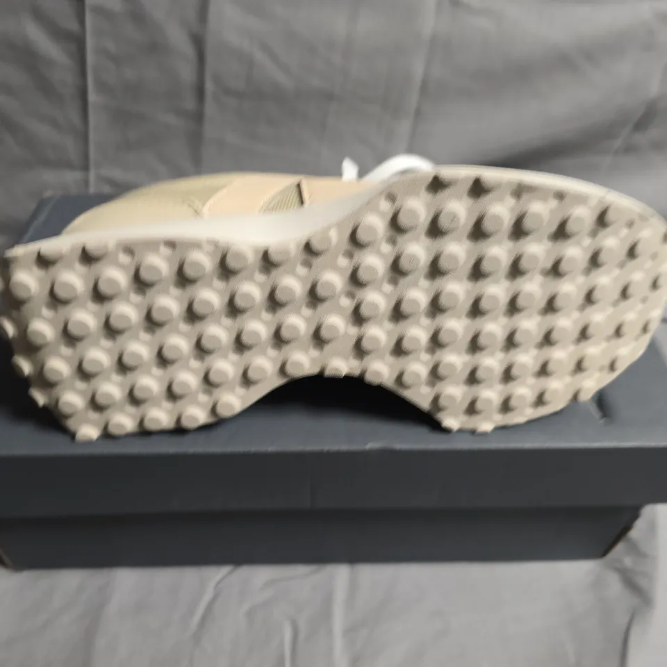 BOXED PAIR OF NEW BALANCE TRAINERS - UK SIZE UNSPECIFIED