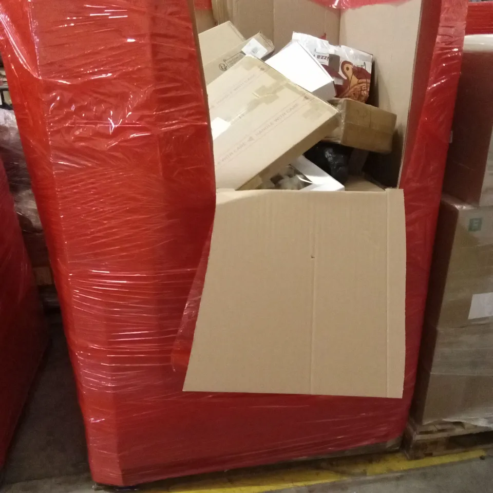 PALLET OF ASSORTED HOUSEHOLD GOODS AND PRODUCTS TO INCLUDE; RETRACTABLE SAFETY GATE, BABY MUSIC MOBILE, SMART BATHROOM MIRROR, BOXED FURNITURE ETC