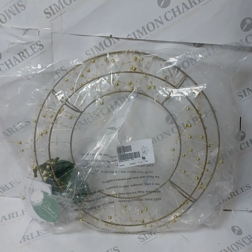 SARA DAVIES PRE-LIT GOLDEN WREATH 