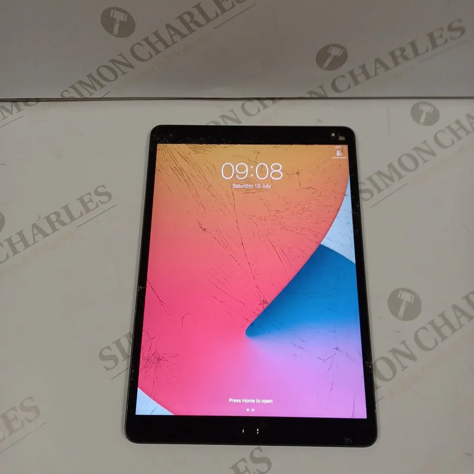 APPLE IPAD AIR A2152 IN GREY