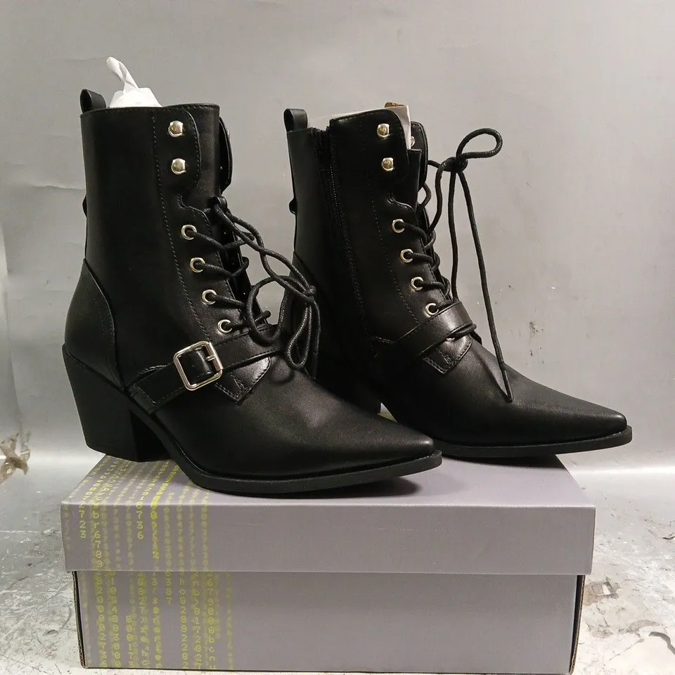 BOXED PAIR OF KOI HAWK POINTED COWBOY BOOTS IN BLACK SIZE UK 5