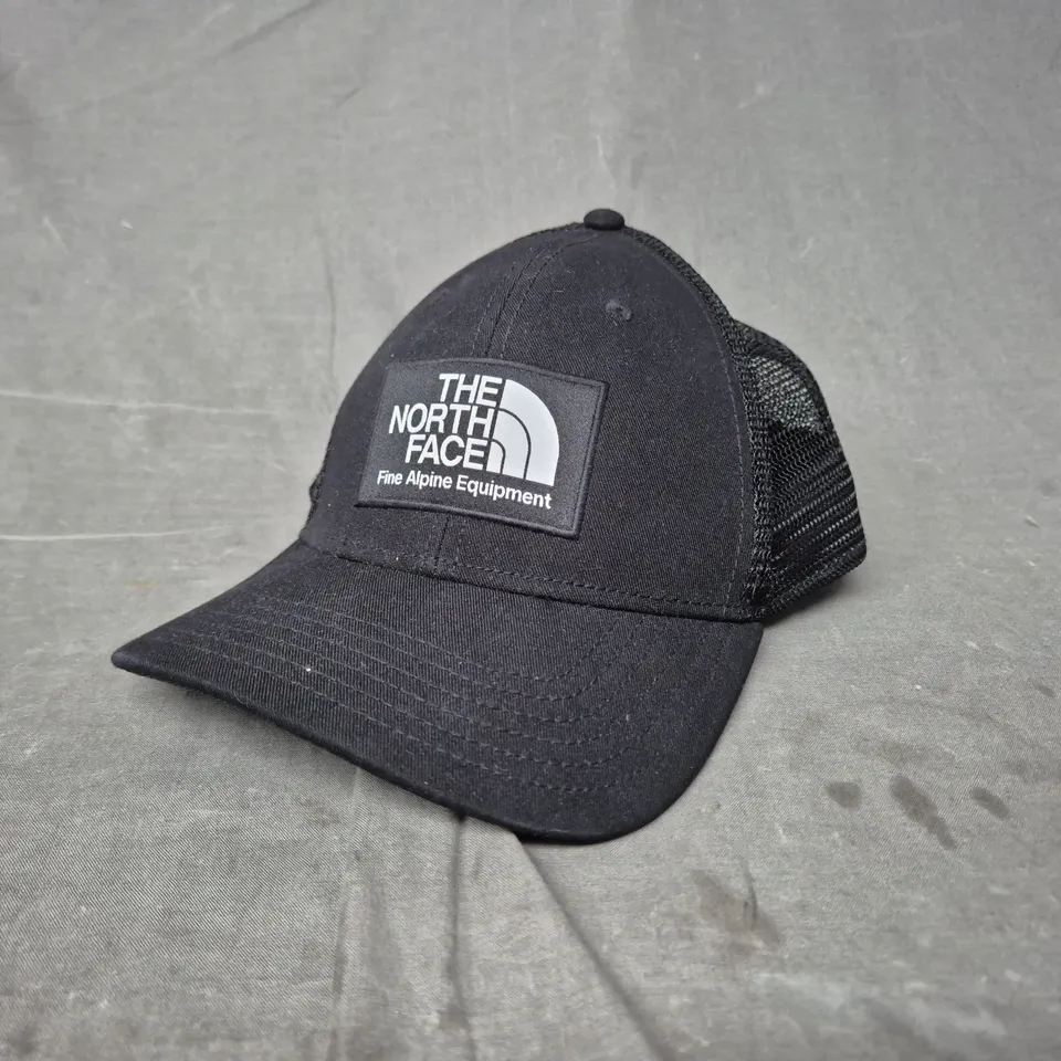 THE NORTH FACE CAP IN BLACK