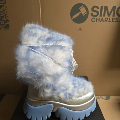 BOXED PAIR OF KOI X HATSUNE MIKU SNOW MIKU FLUFFY MONSTER BOOTS - UK 4