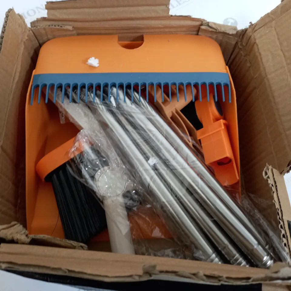 ORANGE CLEANING BRUSH