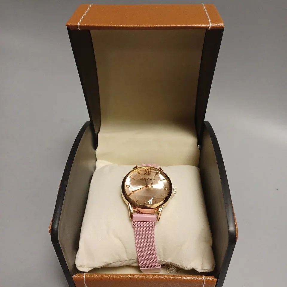LADIES LA BANUS WATCH – QUARTZ MOVEMENT – METAL STRAP WITH MAGNETIC CLASP