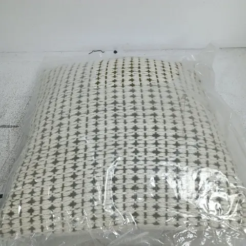 COTSWOLD CO TEXTURED COTTON WEAVE CUSHION 45X45 CM 