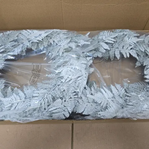 10 X GISELA GRAHAM FROSTED FLOCK FAUX FERN WREATHS 