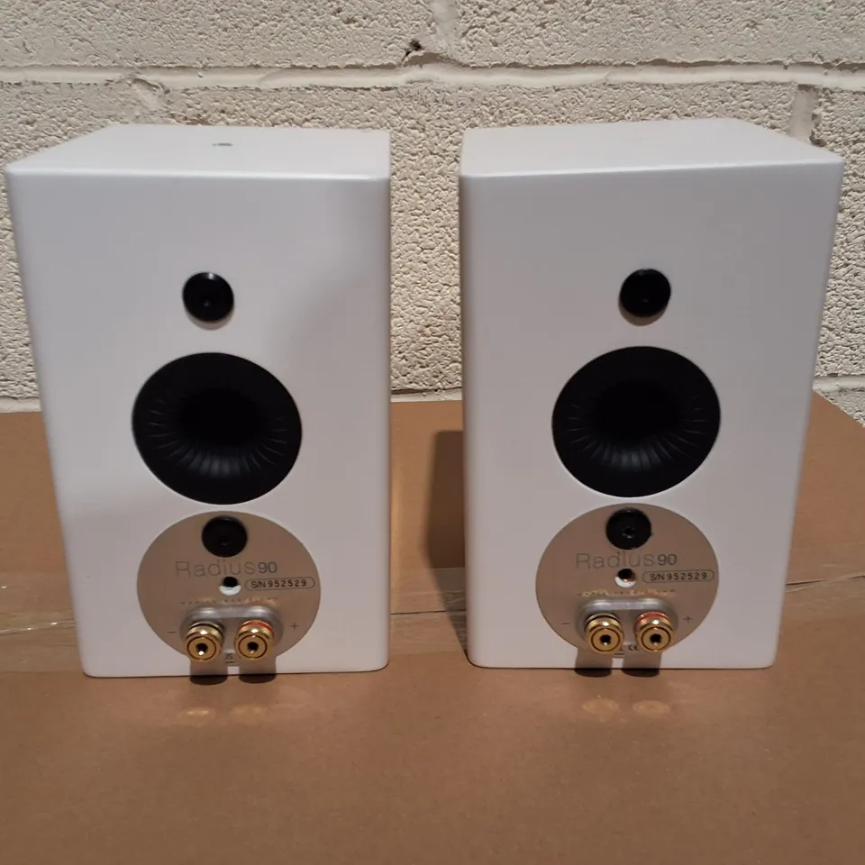 PAIR OF MONITOR AUDIO RADIUS 90 SPEAKERS IN WHITE 