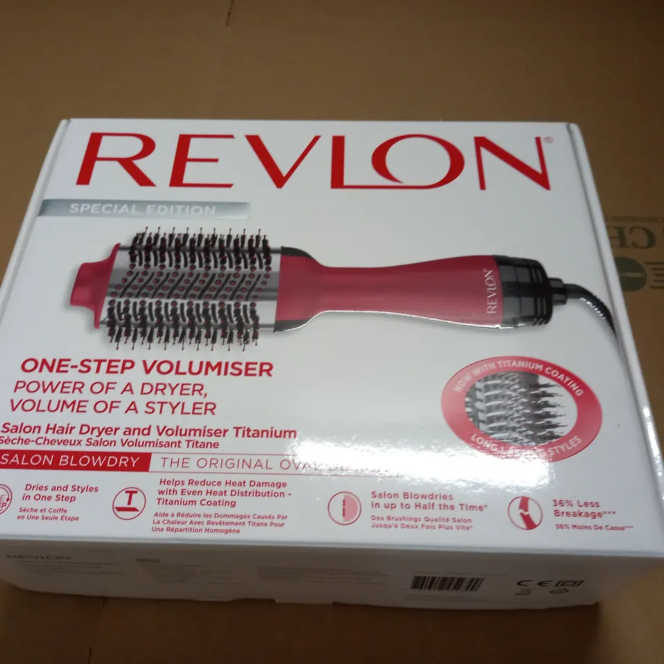 BOXED REVLON SALON HAIR DRYER AND VOLUMISER