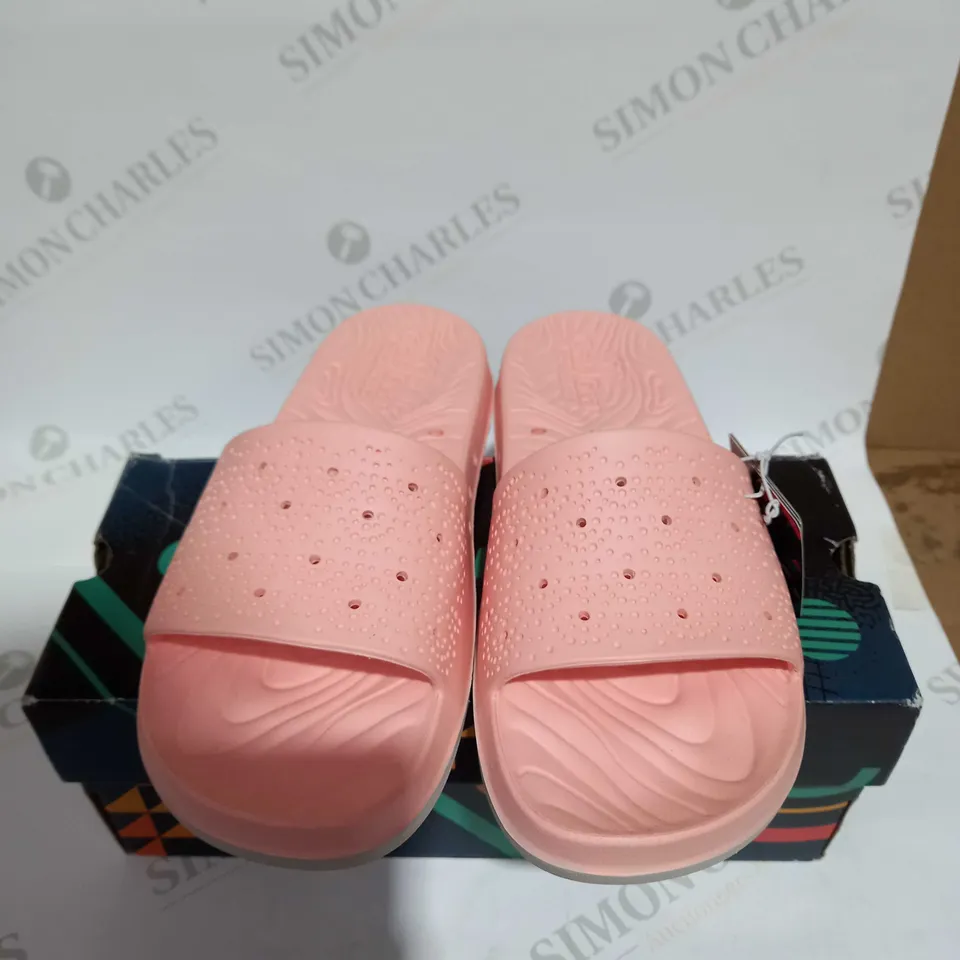 SKECHERS EVA MOLDED SLIDES - UK SIZE 6