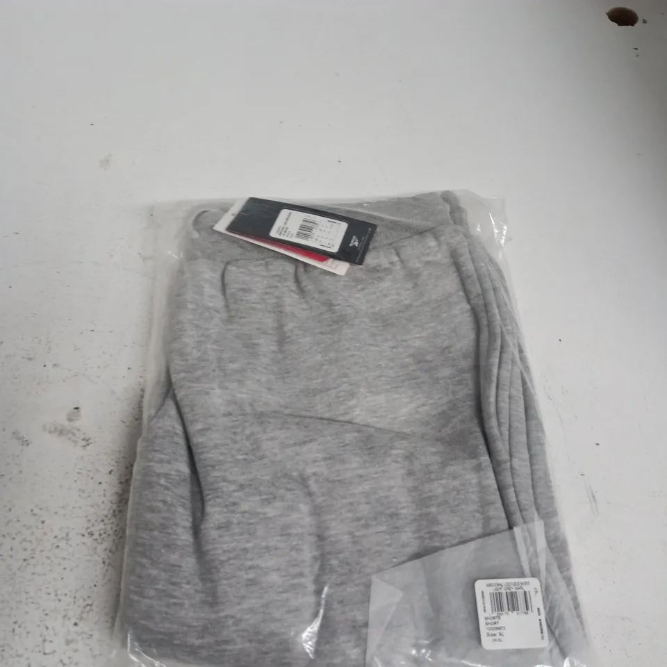REEBOK MARCUS SMALL LOGO FLEECE SHORTS – LIGHT GREY MARL – UK XL