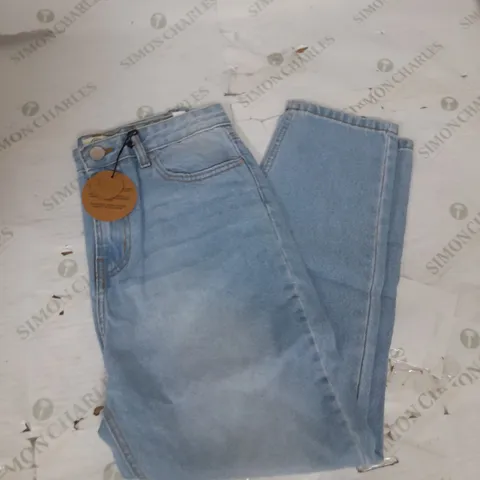 JUST ORGANIC HIGH WAISTED MOM JEANS IN LIGHT BLUE DENIM SIZE 12