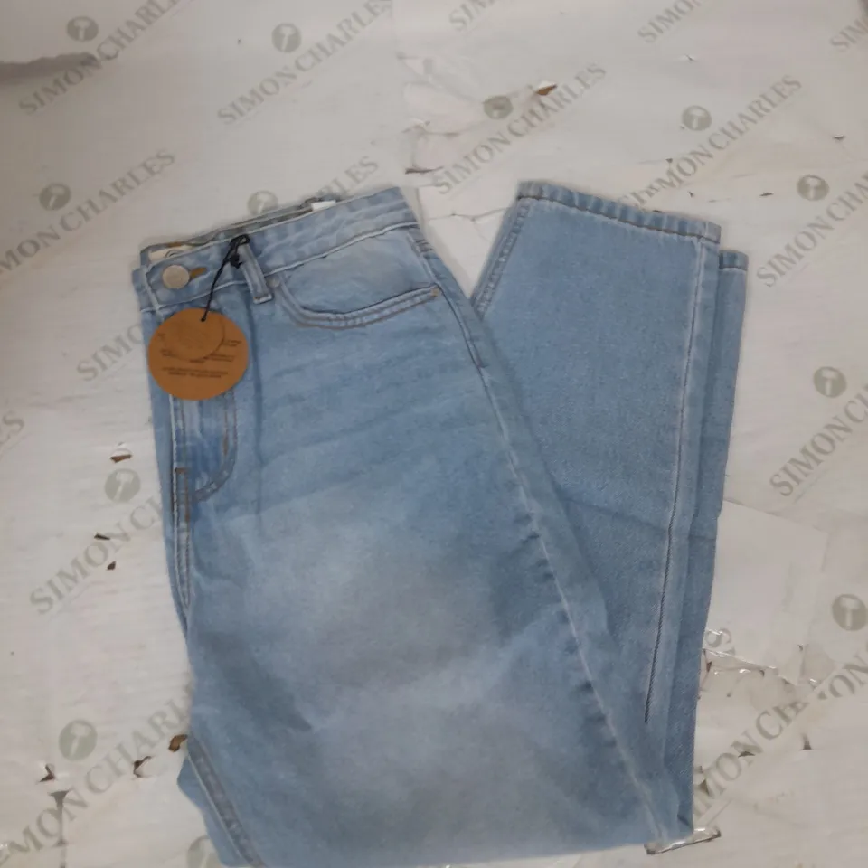 JUST ORGANIC HIGH WAISTED MOM JEANS IN LIGHT BLUE DENIM SIZE 12