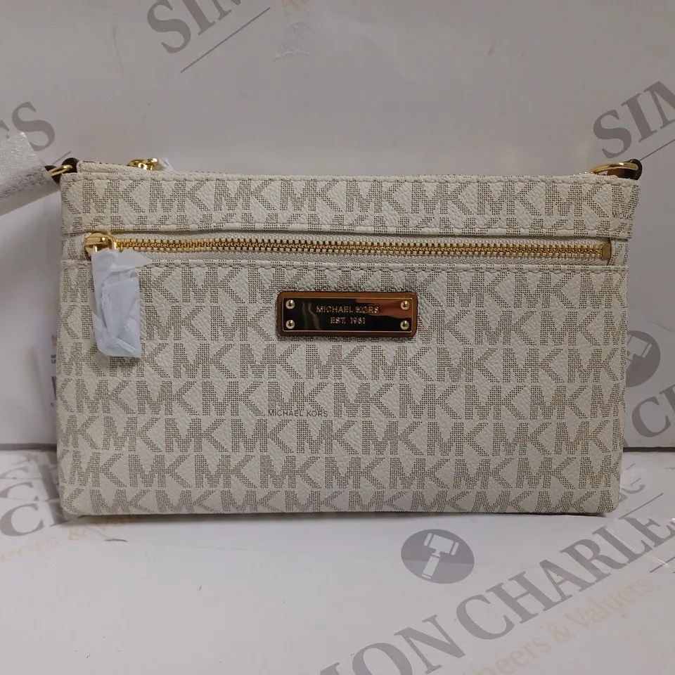 MICHAEL KORS VANILLA PRINT LG WRISTLET PURSE
