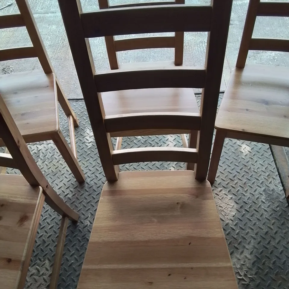 SET OF 6 PINE LOOK DINING/SIDE CHAIRS