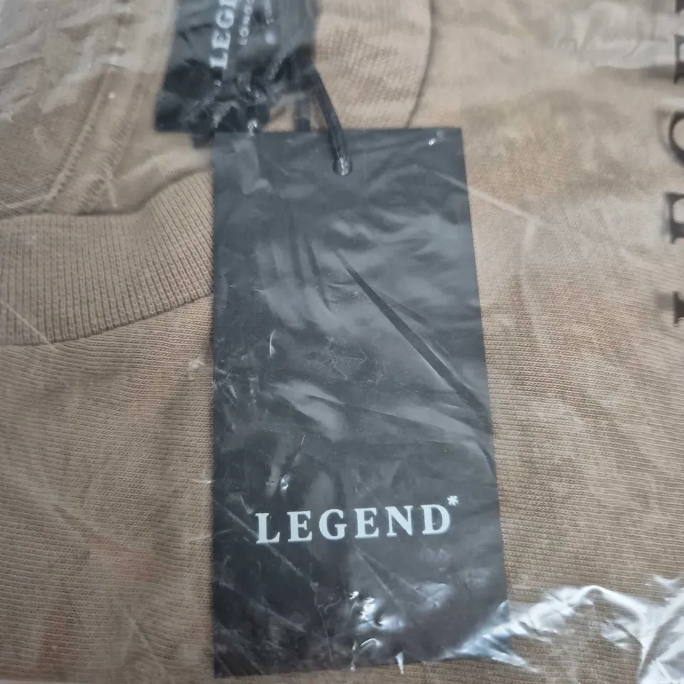 LEGEND LONDON PREMIUM BASICS T-SHIRT – TAUPE LOGO, SIZE M