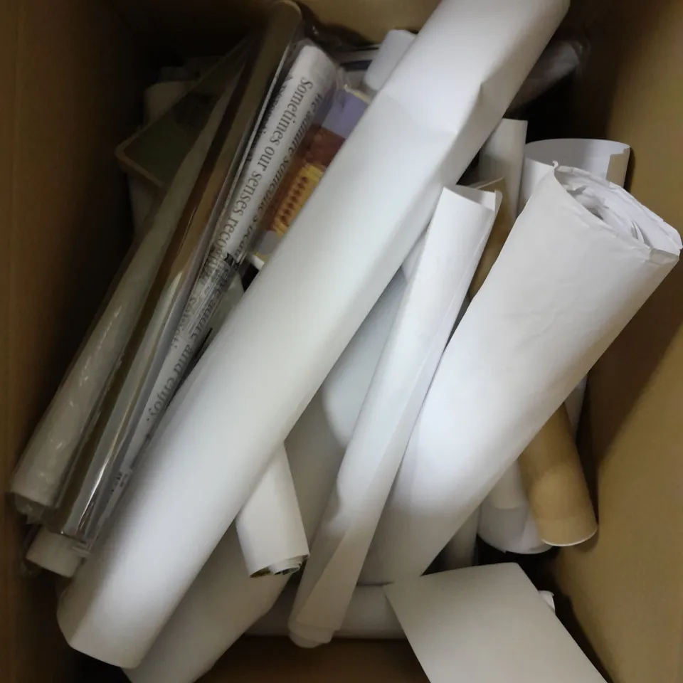 APPROXIMATELY 40 ASSORTED ARTWORK PRINTS & POSTERS
