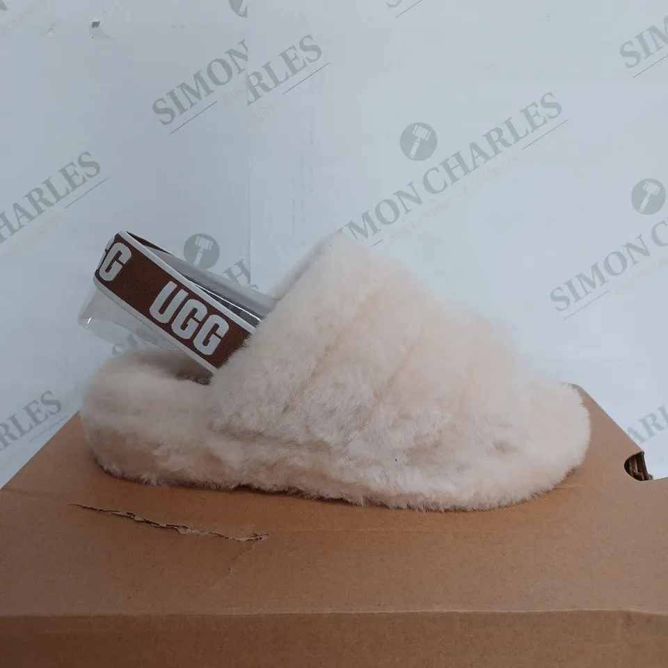 BOXED UGG W FLUFF YEAH SLIDE IN CREAM - UK 5