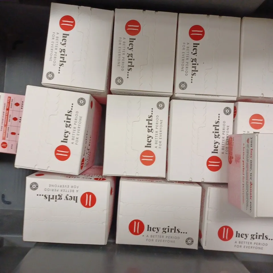 BOX OF APPROX 13 ASSORTED HEY GIRLS TO INCLUDE - 8X NIGHT PADS - 20X PANTY LINERS 