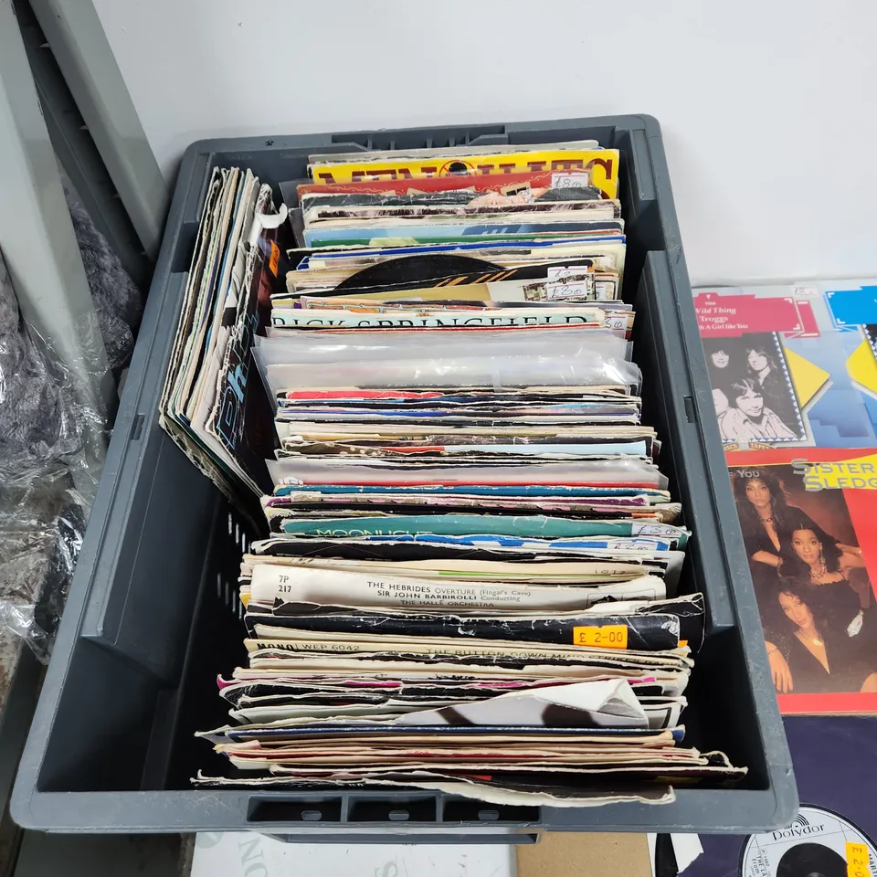 A COLLECTION OF VINYL SINGLES SINGLES