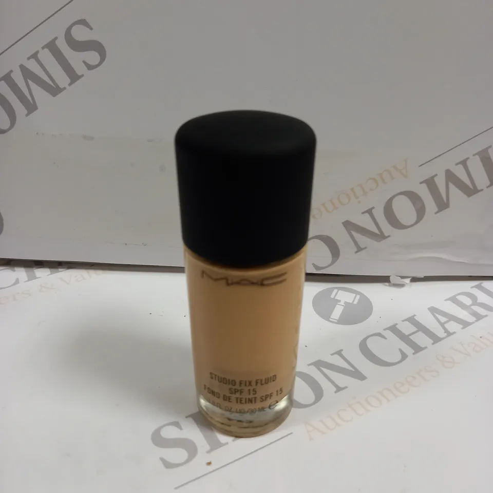 MAC STUDIO FIX FLUID SPF15 FOUNDATION
