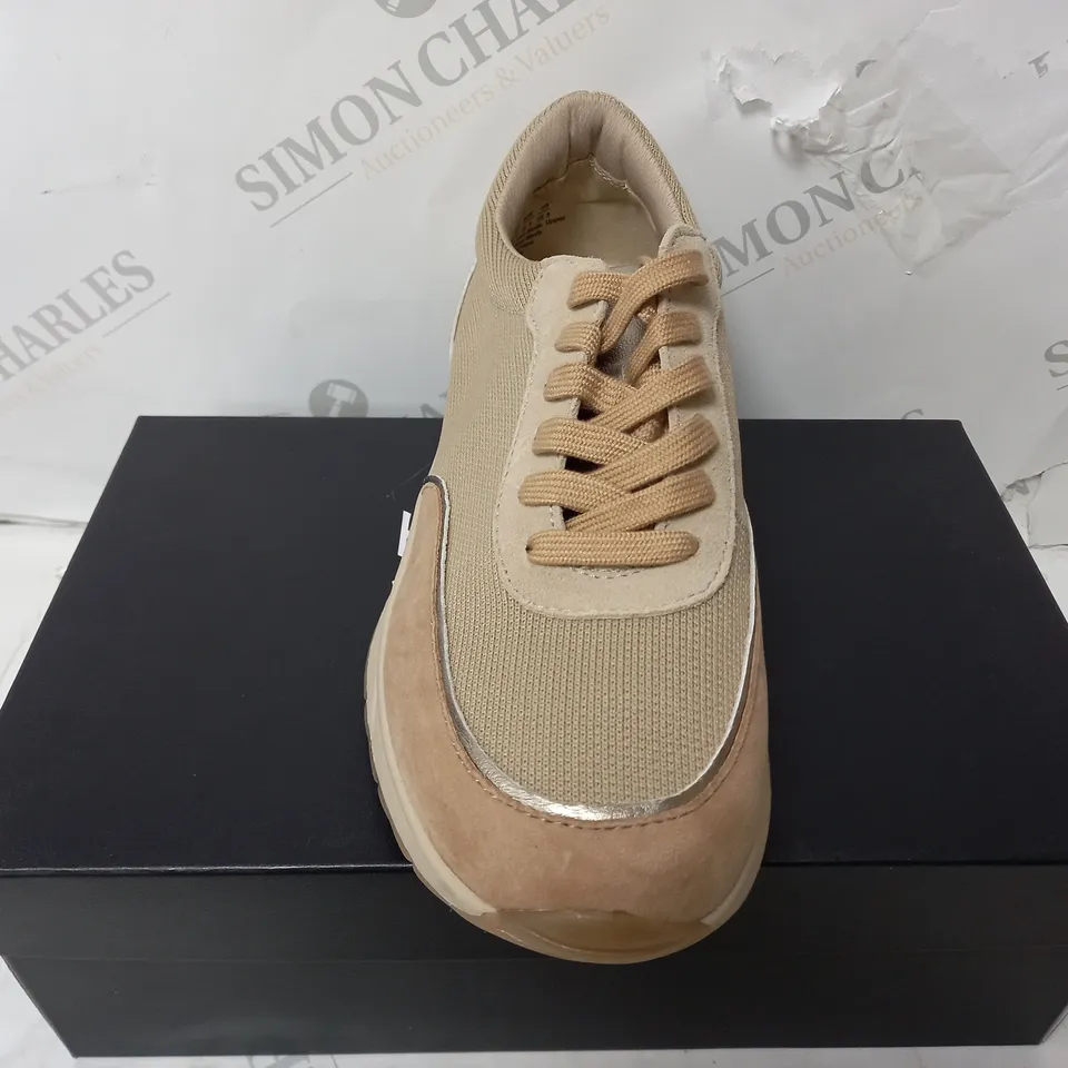 BOXED PAIR OF NATURALIZER PLATFORM TRAINERS IN TAN/BROWN - SIZE 6