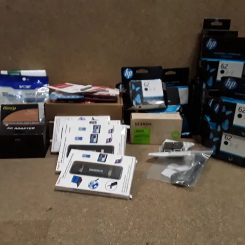 LOT TO CONTAIN APPROXIMATELY 20 ASSORTED ITEMS TO INCLUDE FLASH DRIVES LAPTOP CHARGERS AN PRINTER INK ECT