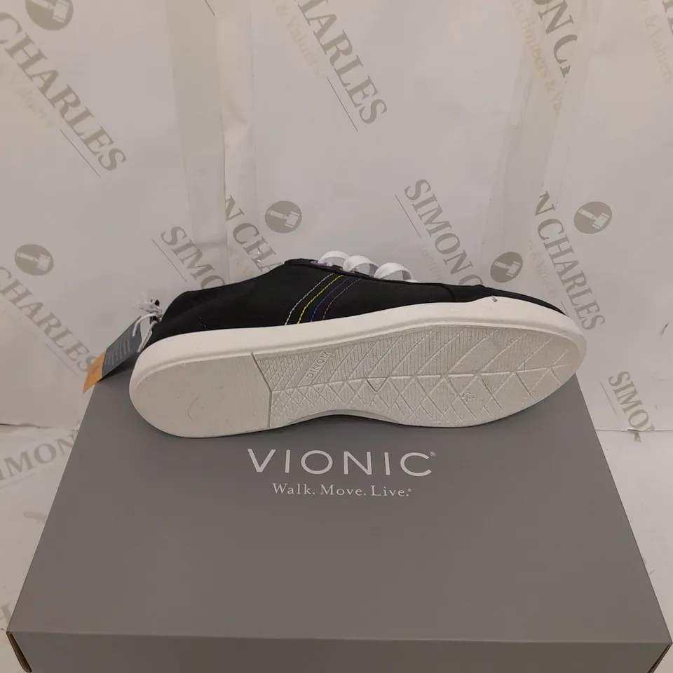 MIP KANNES NKEL BOOTS IN BLACK  - SIZE 6