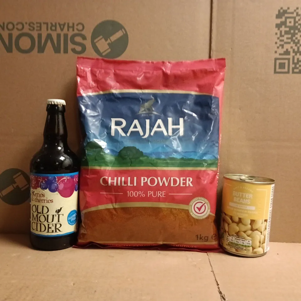 APPROXIMATELY 10 ASSORTED FOOD AND DRINK ITEMS TO INCLUDE CHILLI POWDER, BUTTER BEANS, ETC