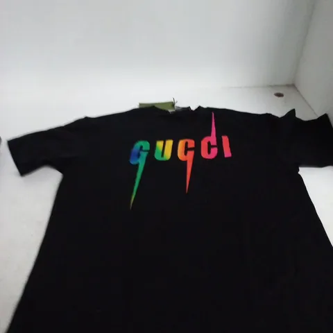 GUCCI BLACK T‑SHIRT WITH RAINBOW LOGO – XL