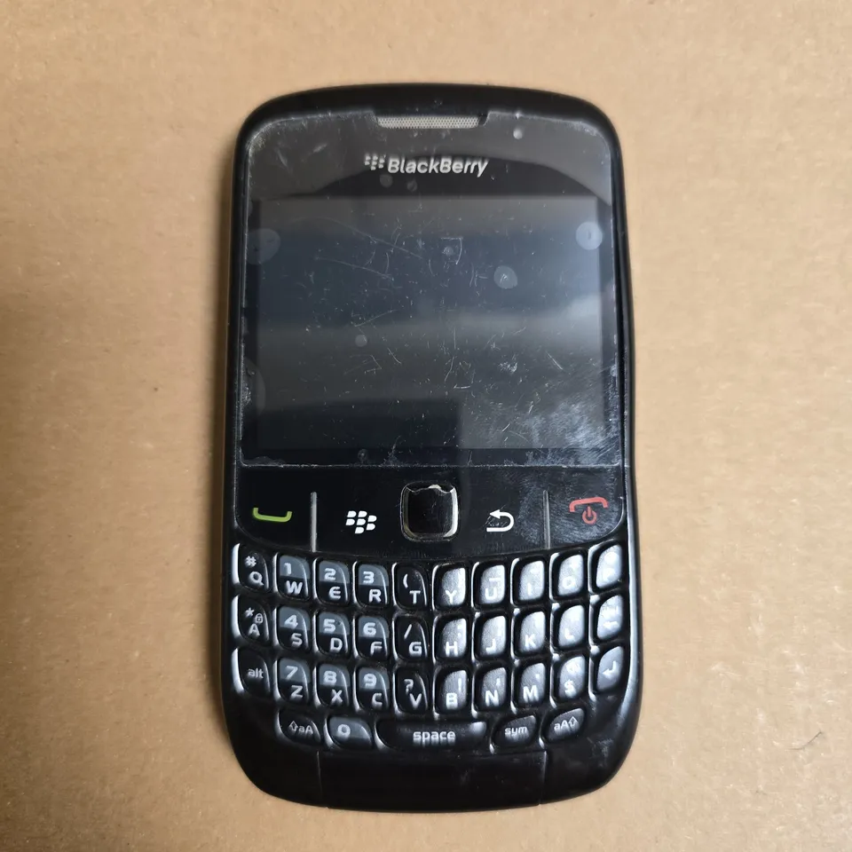 BLACKBERRY 8520 SMARTPHONE 
