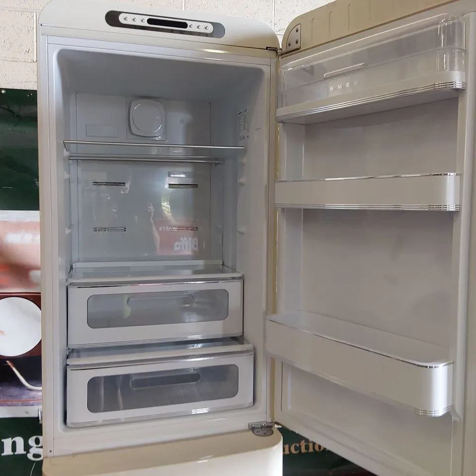 SMEG FAB32RCR5UK VINTAGE LOOK FRIDGE FREEZER