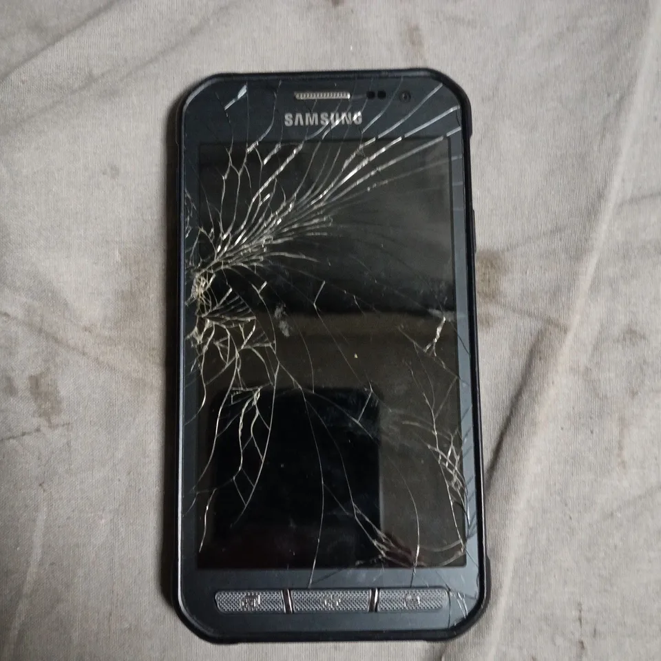 SAMSUNG GALAXY XCOVER 3 SMARTPHONE