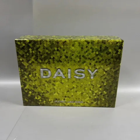 BOXED MARC JACOBS DAISY EAU DE TOILETTE SPRAY 100ML GIFT SET