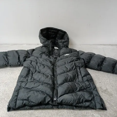 NIKE THERMA-FIT PUFFER JACKET – BLACK, SIZE M (137 - 147CM) CHILDRENS